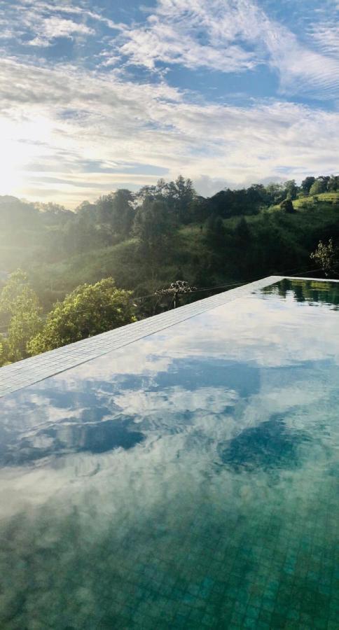 Riverbank Resort Gampola Eksteriør billede