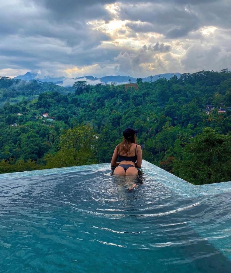 Riverbank Resort Gampola Eksteriør billede