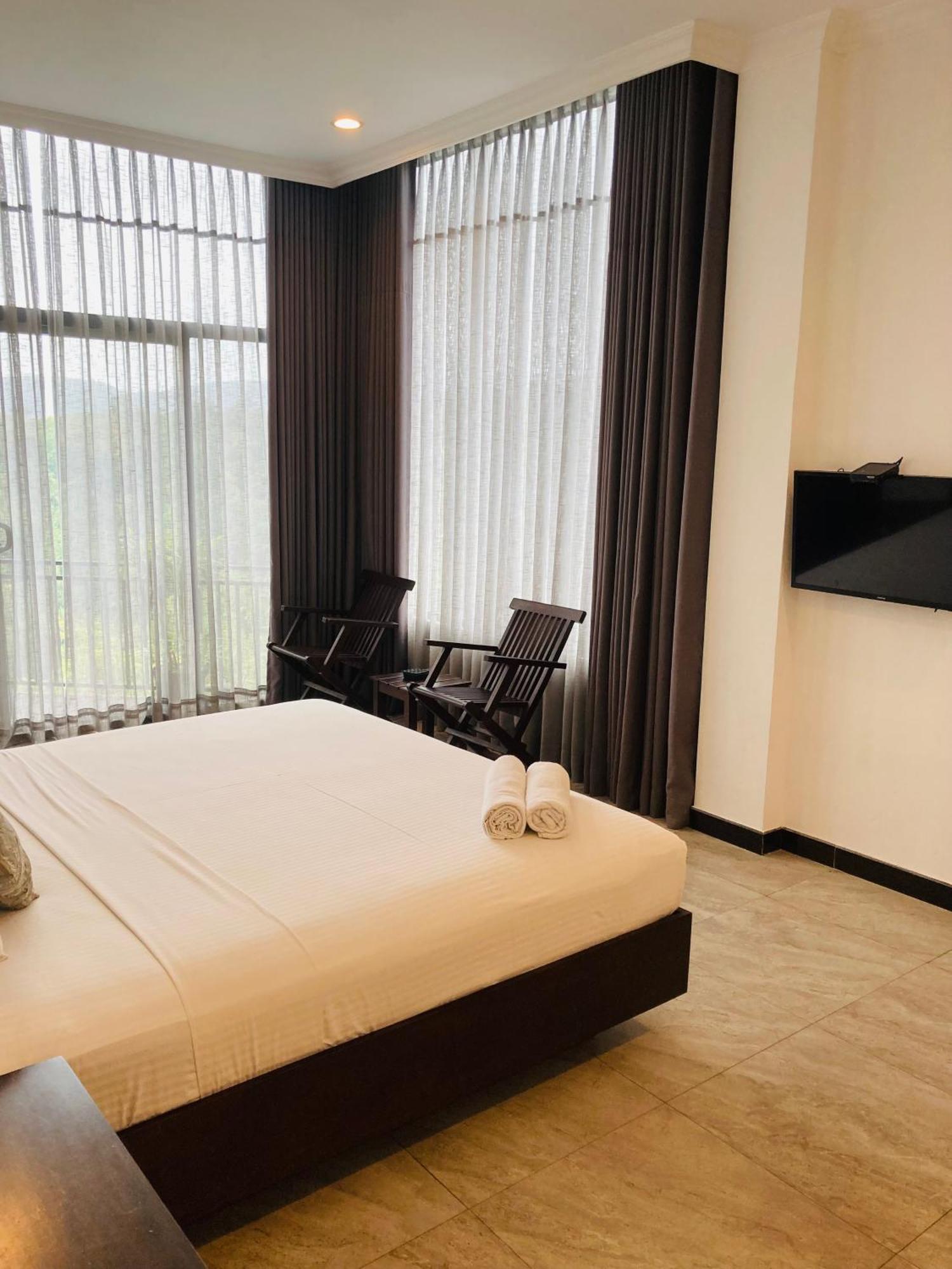 Riverbank Resort Gampola Eksteriør billede