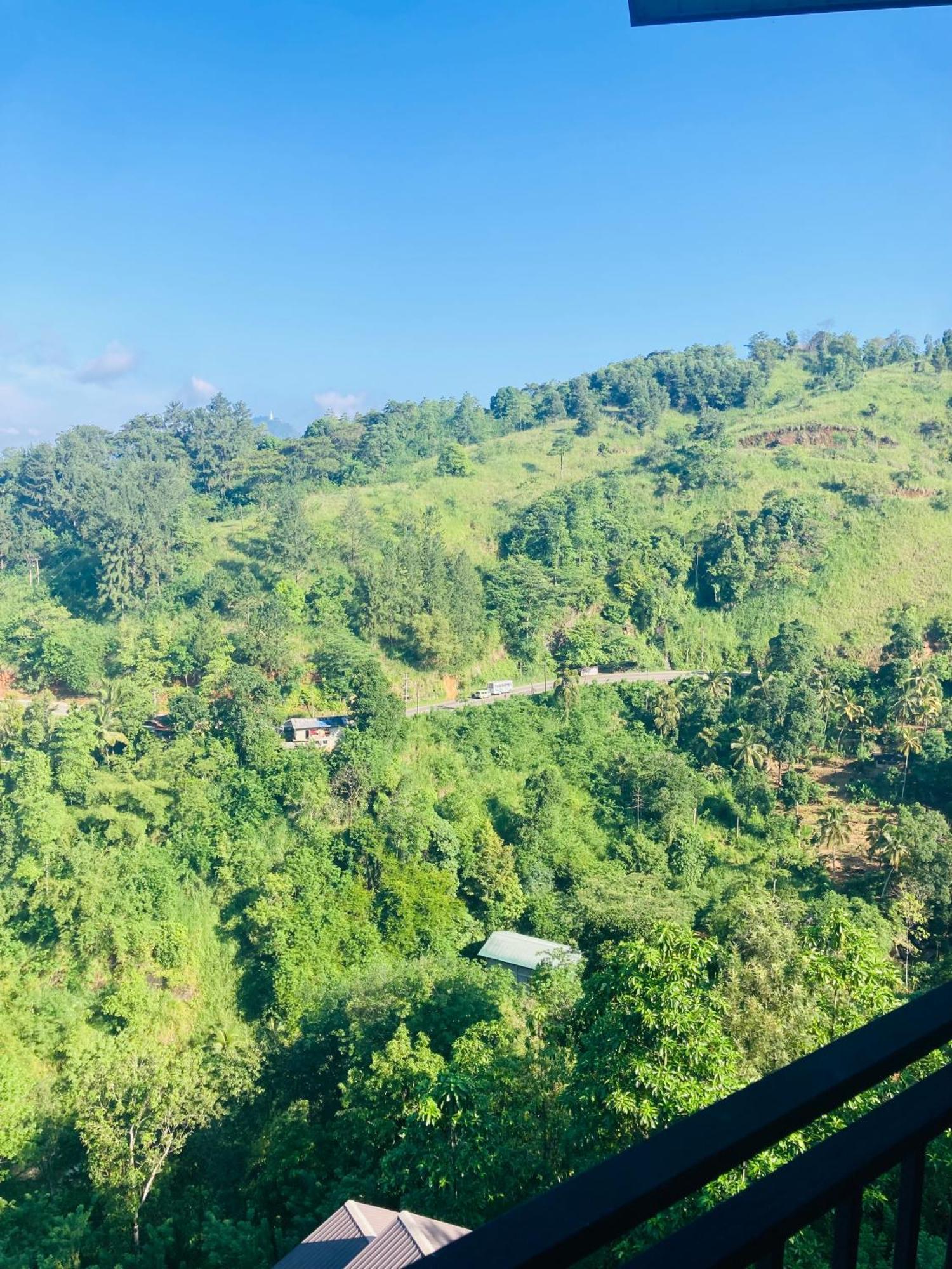 Riverbank Resort Gampola Eksteriør billede