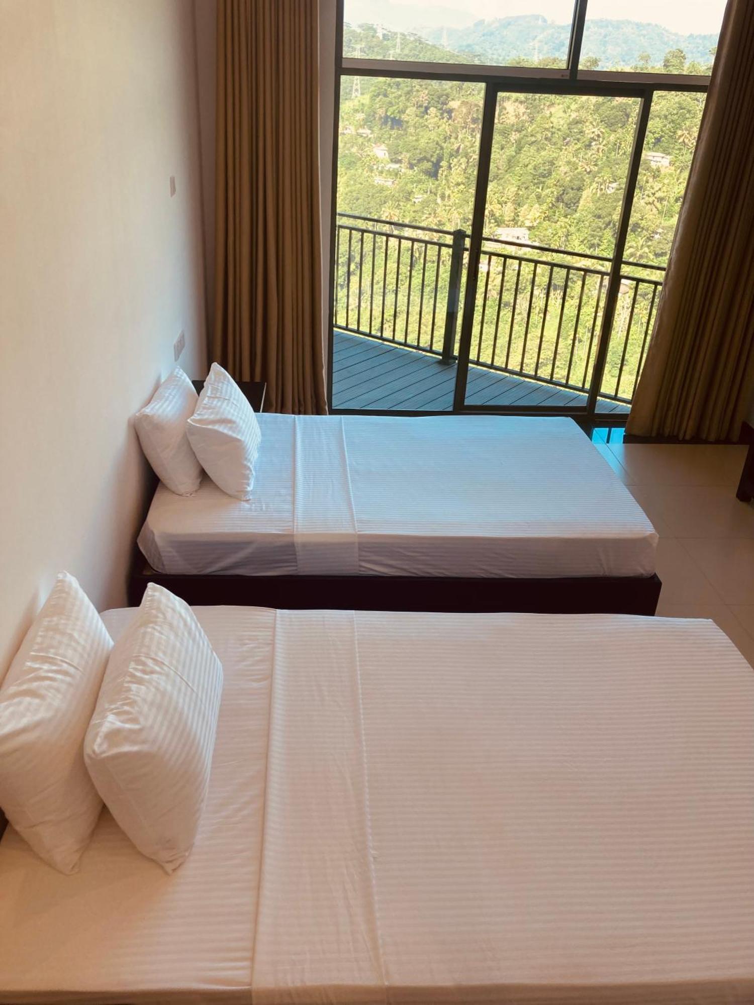 Riverbank Resort Gampola Eksteriør billede
