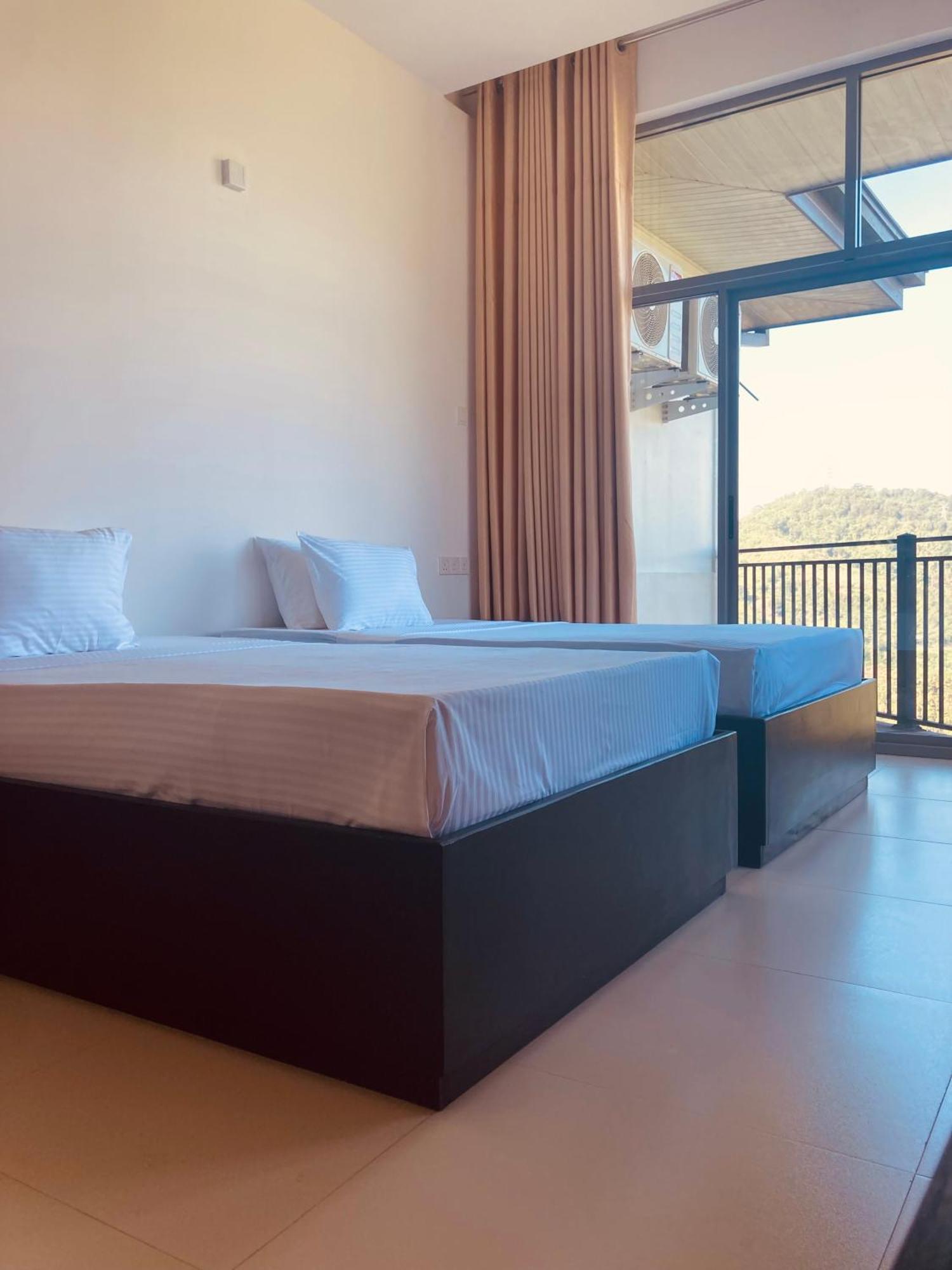 Riverbank Resort Gampola Eksteriør billede